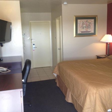 Colonial Inn Monahans Tx Extérieur photo